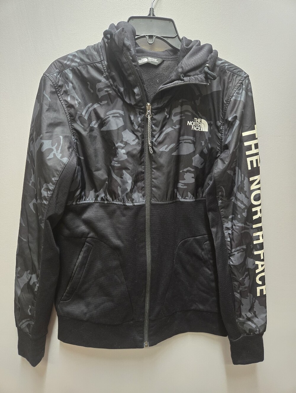 The North Face Mens Small Lightweight Full Zip Hooded Jacket Black Camo